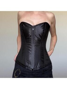 Deadstock Burleska overbust corset. Size US 6/8.